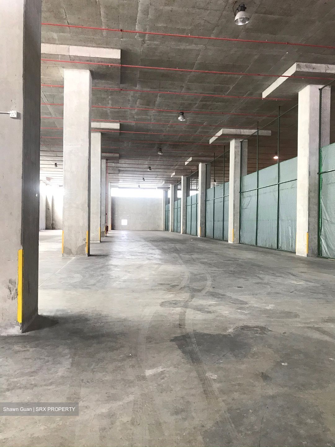 Gul Way (D22), Warehouse #437779991